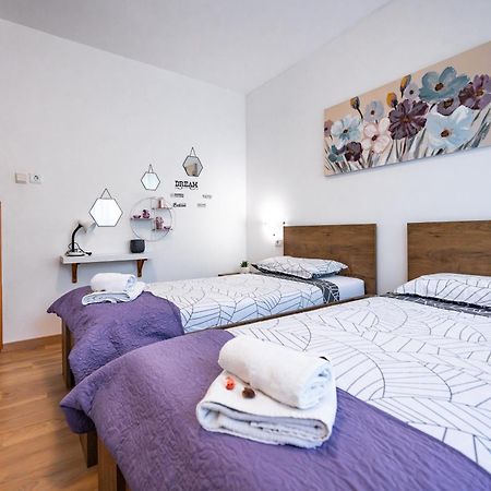 E-M Apartments With Private Pool Винкуран Екстериор снимка
